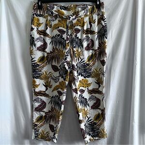 Calligraphy Tropical Linen Blend High Waiste cropped trousers Plus 1X